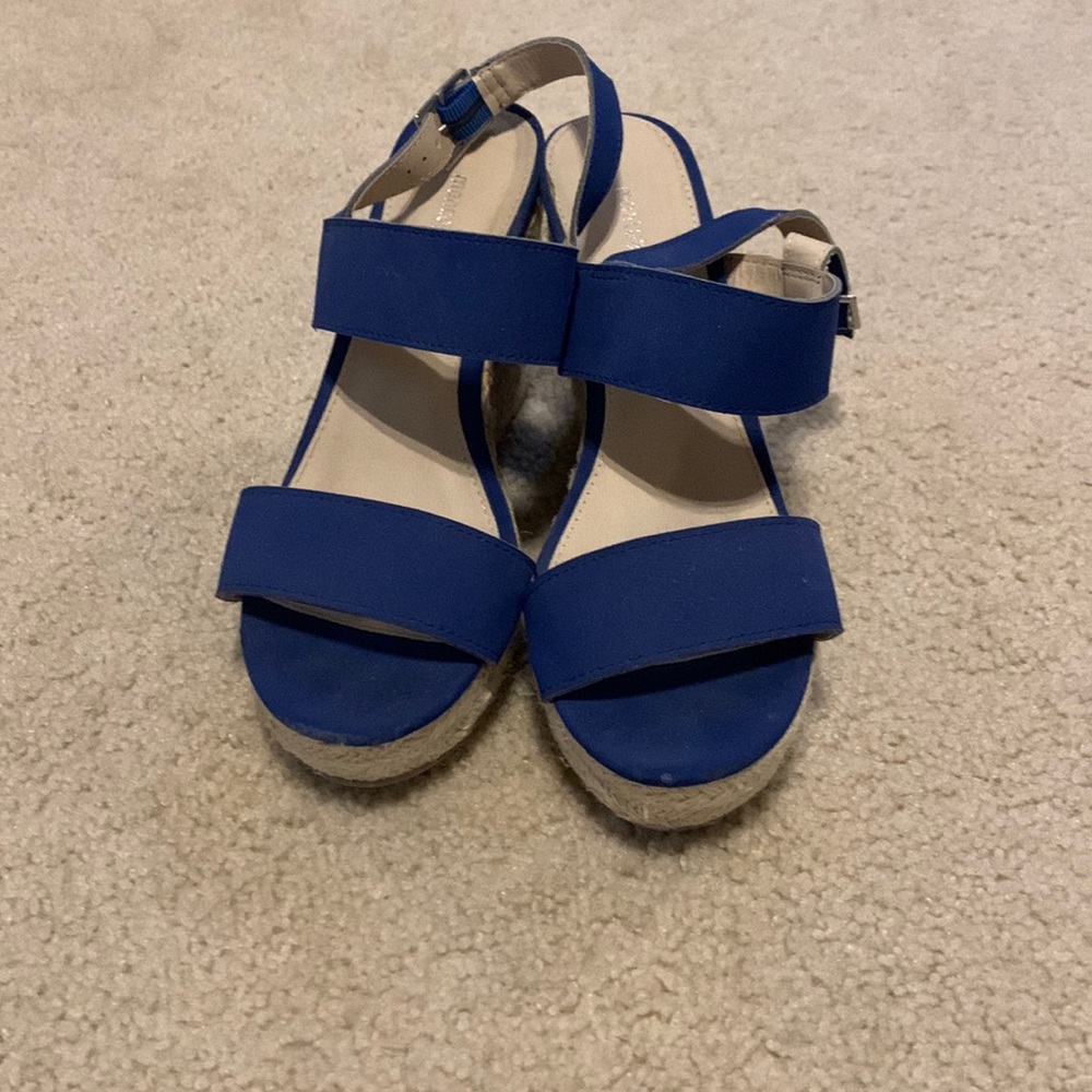 Cute sandals size 7